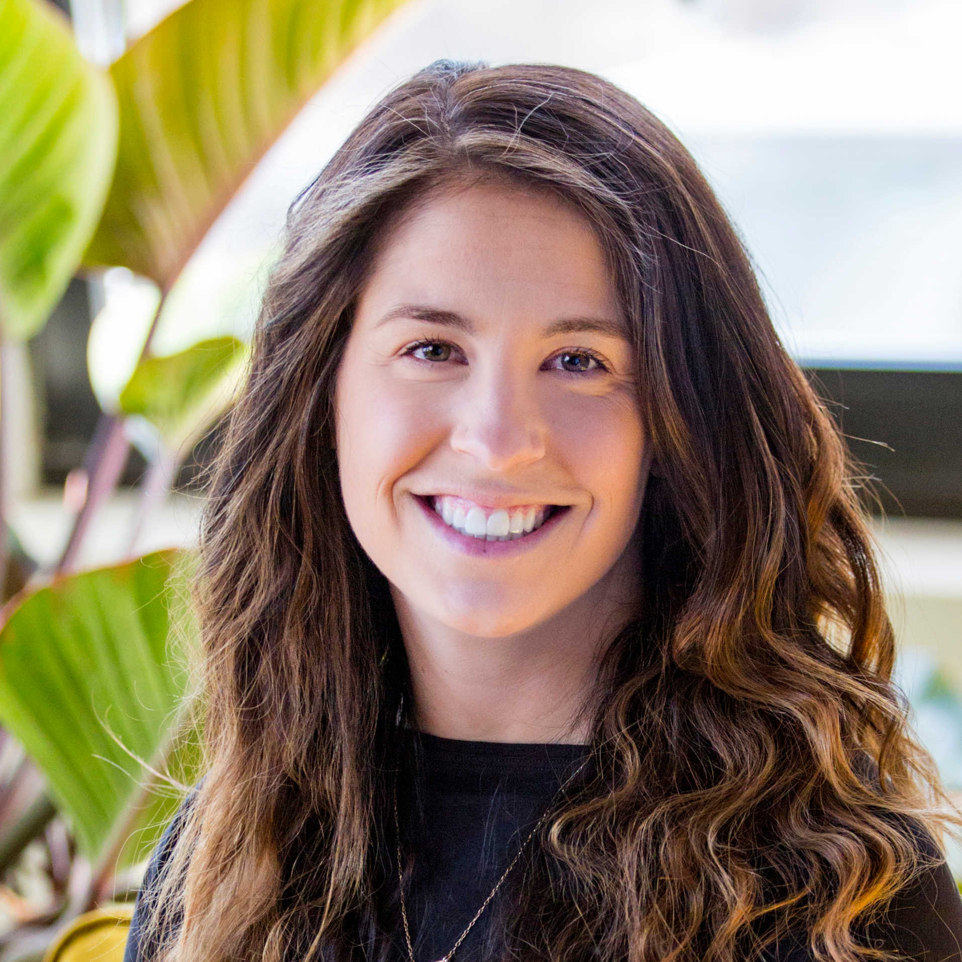 Sara Nay Headshot